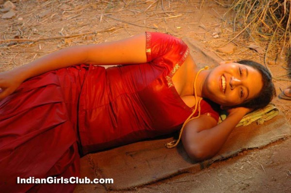 tamil girl pavadai chattai