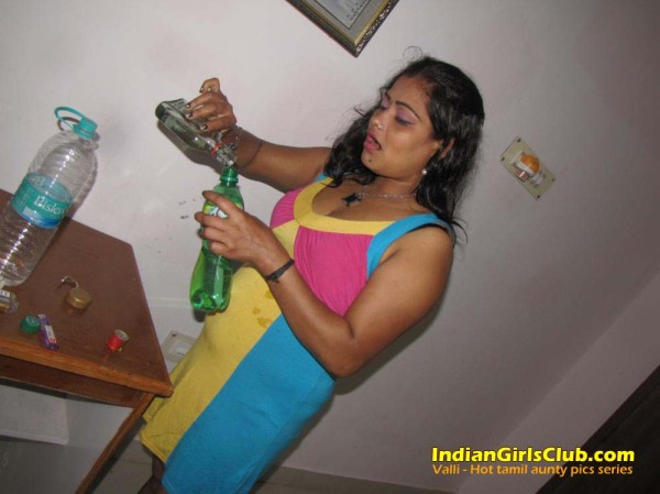 tamil aunty farm house pics 1