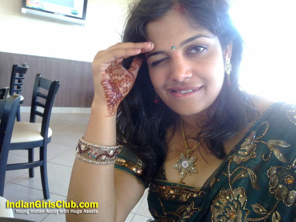 Young Indian Aunty With Huge Assets Indian Girls Club 