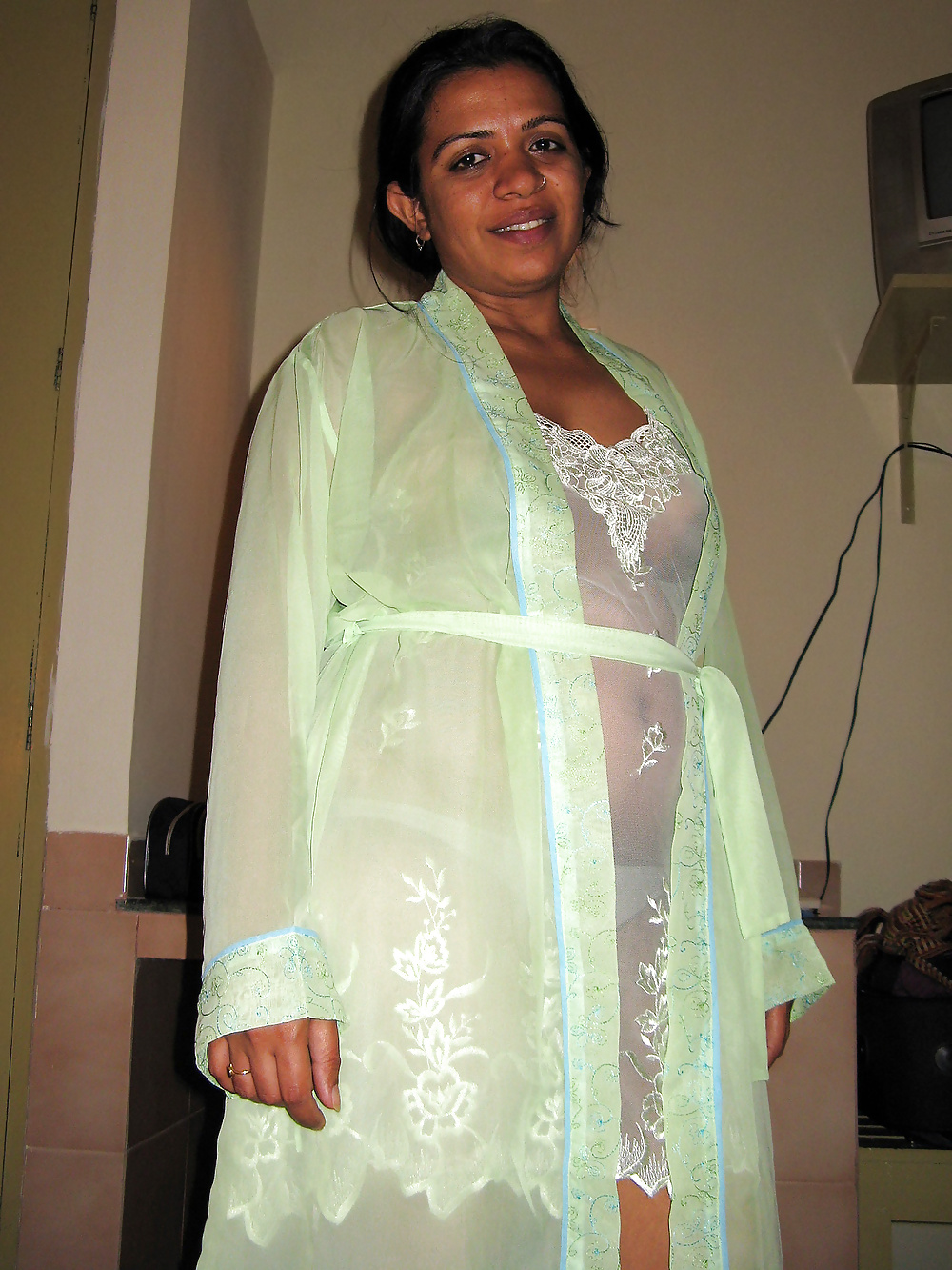 Indian MILF Bhabhi Big Boobs Exposed