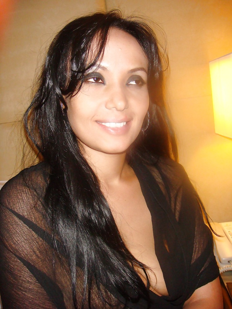 Renu Hot Indian Babe Nude