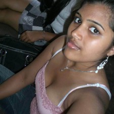 hot nri desi girls cleavage pics