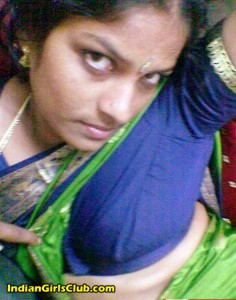 tamil aunty showing one side blouse