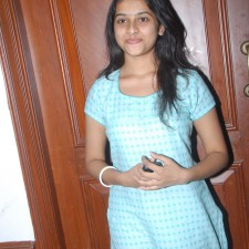 manasara-heroine-sri-divya-latest-sills-014