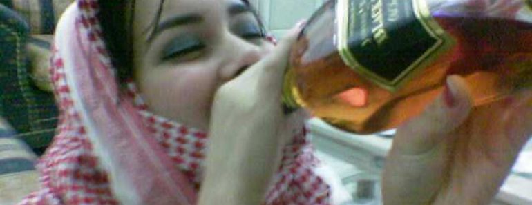 arab sex girls drinking