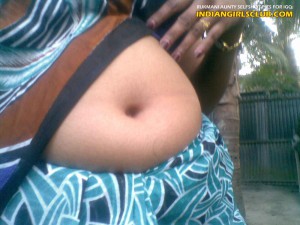 2 indian aunty navel pics