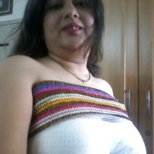 Mumbai Amateur Indian Beautiful Bhabhi Nude 5