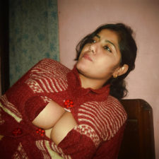 Horny Indian Bhabhi Raveena Sex Photos