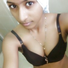 Kashish Juicy Indian Girl In Shower