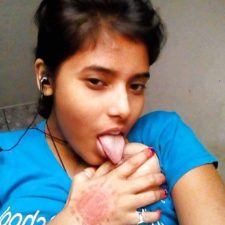 Beautiful Indian College Girl Homemade Pics