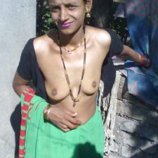 Indian Aunty Outdoor Nude Photos