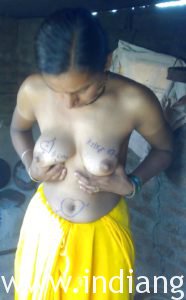 Natural Tits Married Indian Housewife Outdoor Nude