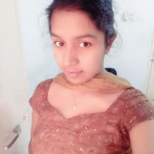 Cute Indian Teen Babe Cleavage Photos