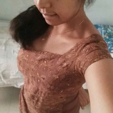 Cute Indian Teen Babe Cleavage Photos