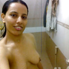 Indian Porn Sexy Babe Filmed Naked Taking Shower