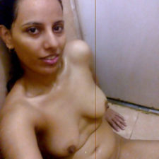 Indian Porn Sexy Babe Filmed Naked Taking Shower