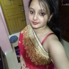 Married Indian Bhabhi Exposing Juicy Big Boobs