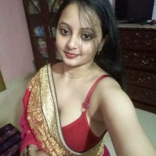 Married Indian Bhabhi Exposing Juicy Big Boobs