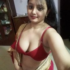 Married Indian Bhabhi Exposing Juicy Big Boobs