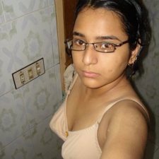 Beautiful Indian College Girl Shower Nude Selfie