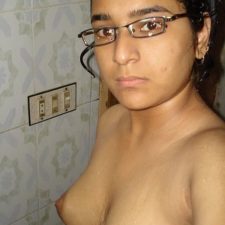 Beautiful Indian College Girl Shower Nude Selfie