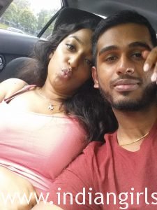 Indian Couple Sex Photos Filmed Inside Car