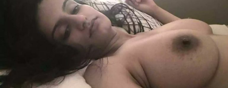 Beautiful Pakistani College Girl Getting Naked Before Sex