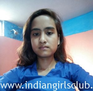 Cute India Teen Taking Nude Selfie In Shower