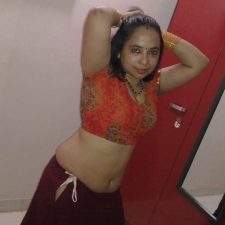 Indian Bhabhi Kamini Exposing Big Ass Round Juicy Boobs