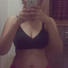 Sexy Tamil College Girl Urmila Taking Nude Pics