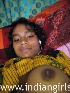 Unseen Indian Teen Porn Showing Natural Desi Tits