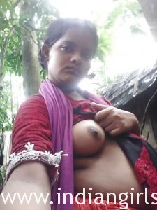Indian Village Teen Showing Big Boob Outdoor