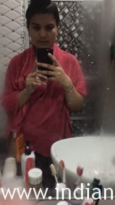 Desi Hot Bhabhi Sonali Nude Selfie