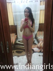 XXX Indian School Girl Nude Bedroom Selfie