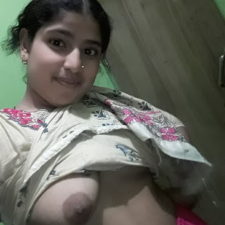 Erotic Indian Young Bhabhi Big Boob Show In Bathroom