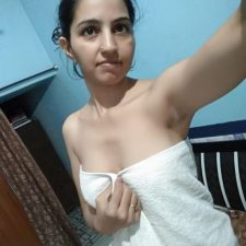 Hot Erotic Sexy Indian Aunty In Bathroom Naked