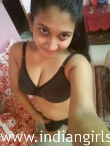 Cute Indian Teen Rashmi In Bathroom Full Naked