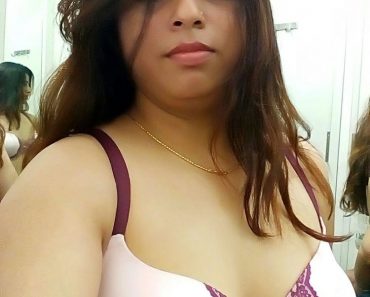 Desi Big Boob Bhabhi Anjali Bathroom Nude Photos