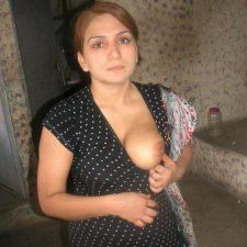 Desi Bhabhi Big Boobs and Free Hot Blowjob