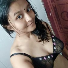 Hot Bhabhi Sex Nude With Devar In Bathroom