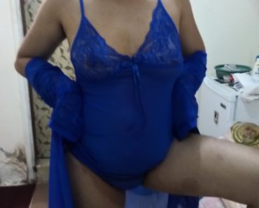 Desi Hot Bhabhi In Purple Lingerie Getting Naked