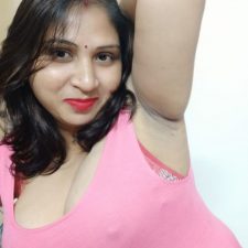 Big Boob Desi MILF Aunty Urvashi Bathroom Nudes