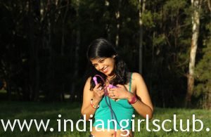 Outdoor Indian Porn Sexy Young Tamil Wife Sundari