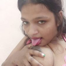 Hot Horny Desi Sex Seeker Teen Sarika In Teen Club