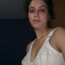 Pakistani Punjabi Bhabhi Huge Big Boobs Revealed