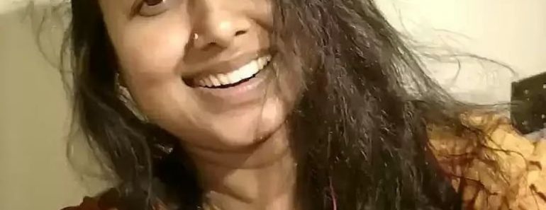 Sexy Indian Bengali Teen Juicy Big Boobs