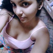 Juicy Indian Girl Solo Sex Filmed Inside Bedroom