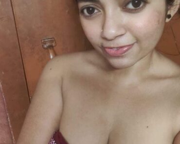 Horny Indian Big Boobs Aunty