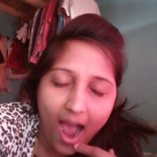 Desi College Girl Nude MMS