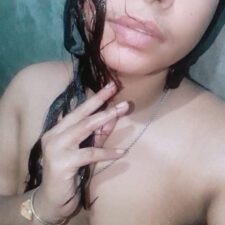 Hot Indian College Girl Afsana Bathroom Sex Photos